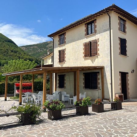 Casa Vacanze Vecchio Frantoio Residenza Moraiolo Spoleto Exterior photo